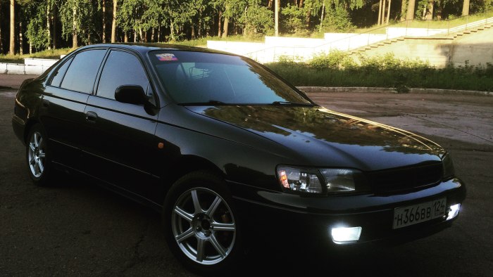Toyota Carina e 1997 черная