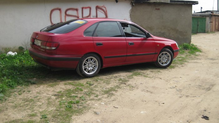 Toyota Carina e 1.6