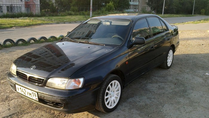 Тойота Карина е 98 год
