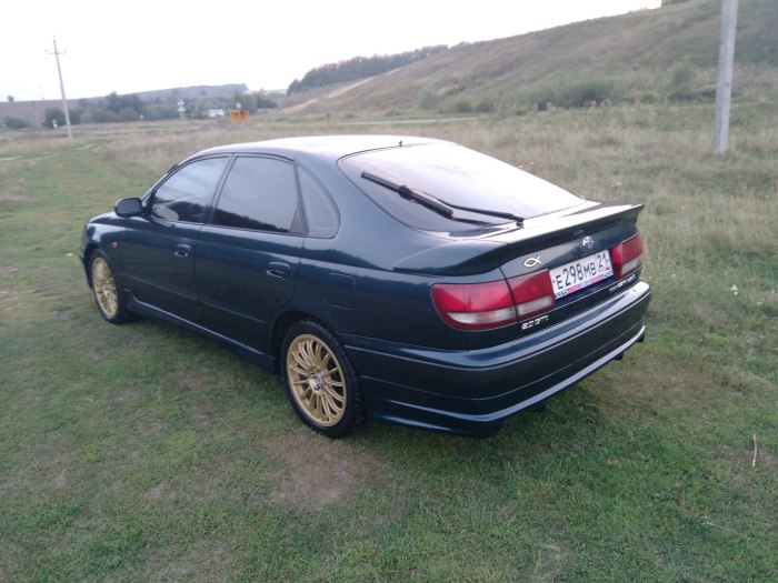 Toyota Carina e лифтбек
