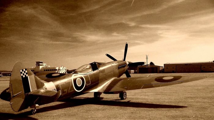 Spitfire самолет