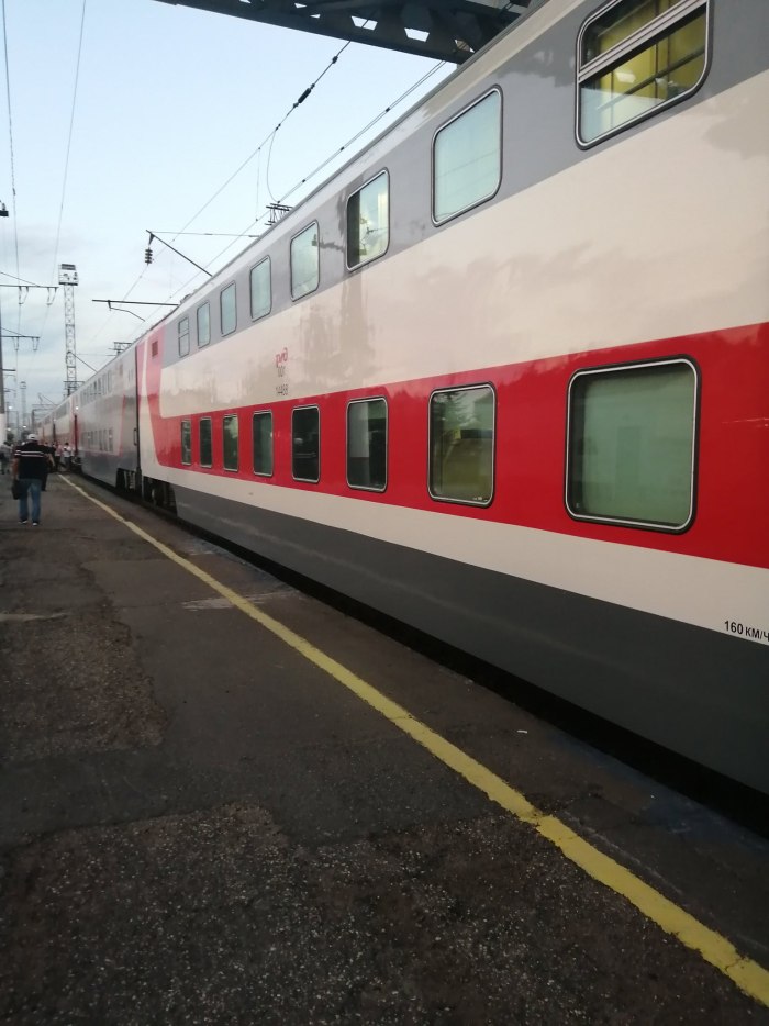 Двухэтажный поезд Кавказ 004с Москва