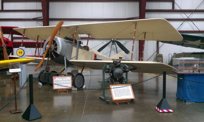 Самолет сикорский с-16