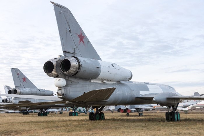 Самолет ту-22р