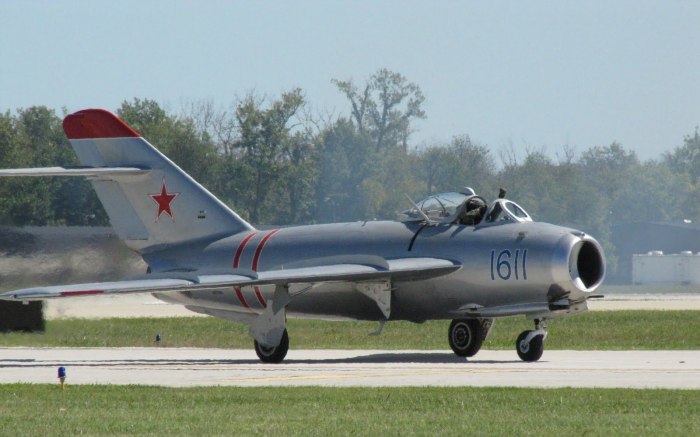Советский истребитель миг-17