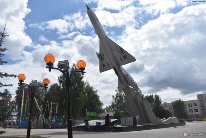 Памятник самолет Тамбов парк Победы