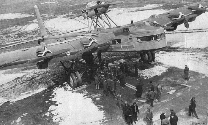 Ант-20 Максим Горький катастрофа