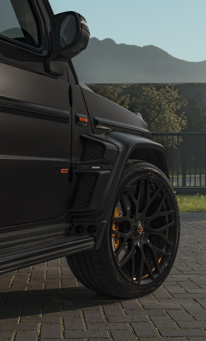 Brabus 700 Widestar
