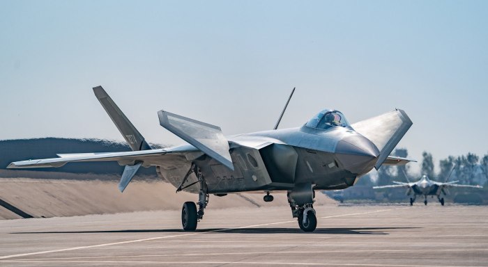 J-20 истребитель пятого поколения