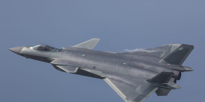 Китайский j-20