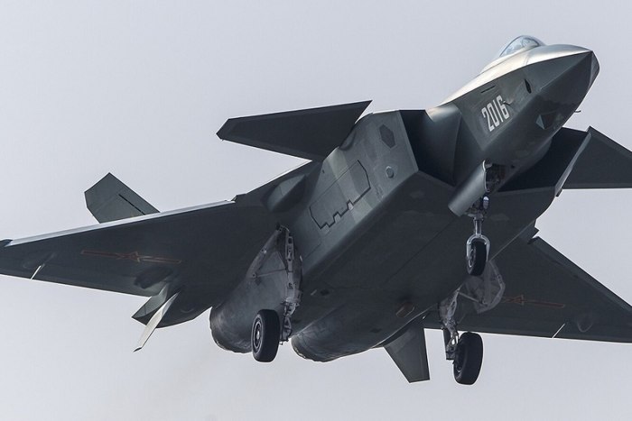 J-20 истребитель