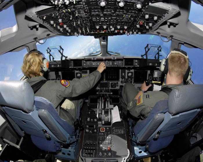Кабина самолета c 17 Globemaster