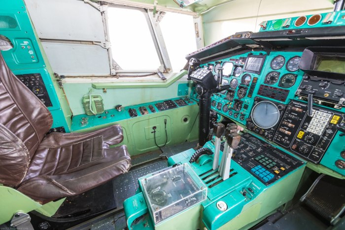 Ту-134 пассажирский самолёт кабина