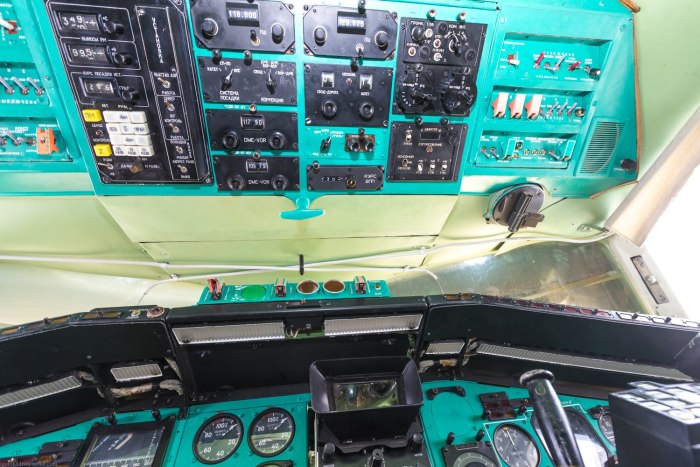 Ту 144 кабина пилотов