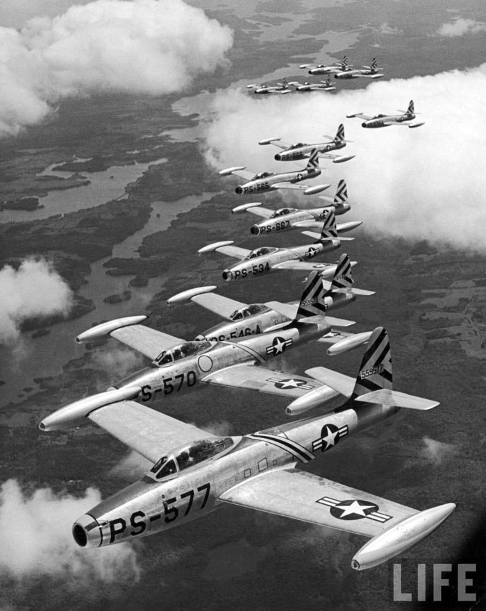 Republic f-84 Thunderjet самолет