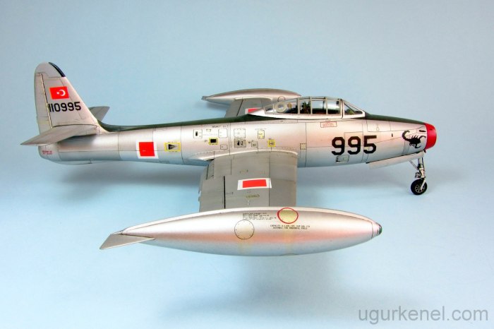 FS-327 F-84 Thunderjet