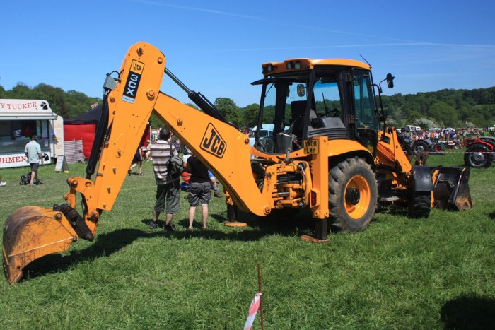 Трактор JCB 3 СХ