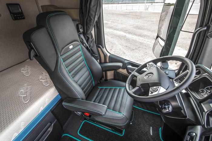 Mercedes Benz Actros 1845 салон