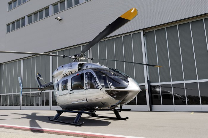 Вертолет Mercedes-Benz Style ec145 медицинский