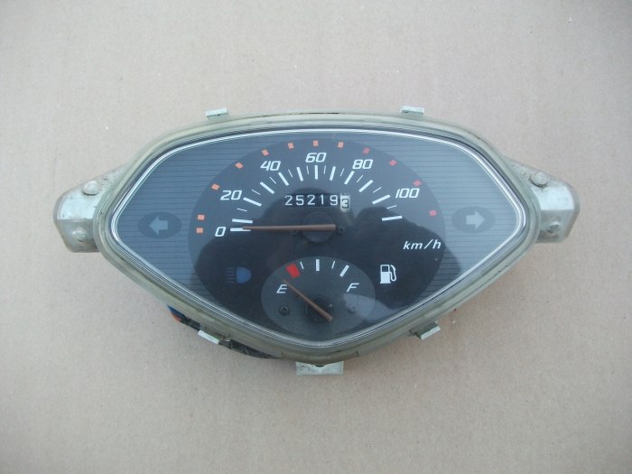 Honda lead 100 кубов спидометр