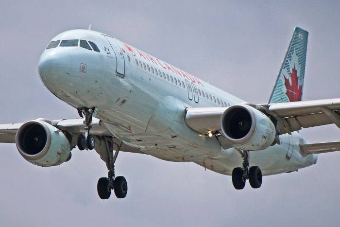 Самолет Эйрбас 320