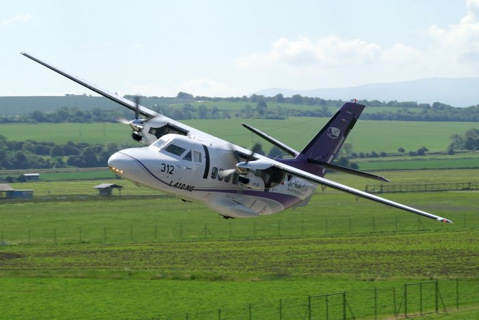 L410 самолет