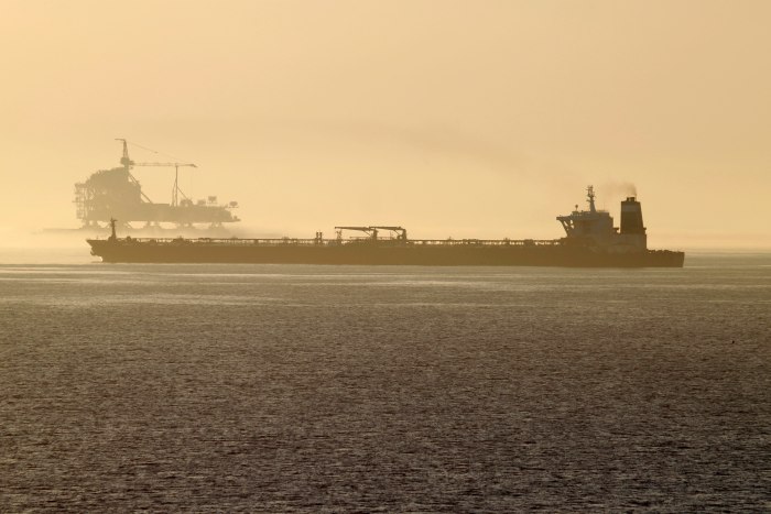 Танкер в море