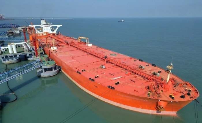 VLCC танкер