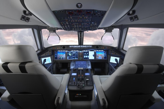 MC 21 300 кабина