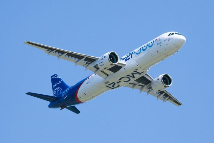 Самолет Иркут МС-21