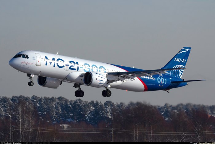 Самолет MC-21-300 модель