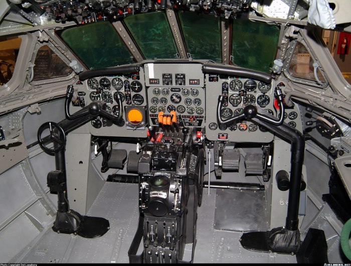 De Havilland DH.106 Comet кабина