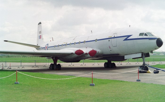 Ту-104 пассажирский самолёт