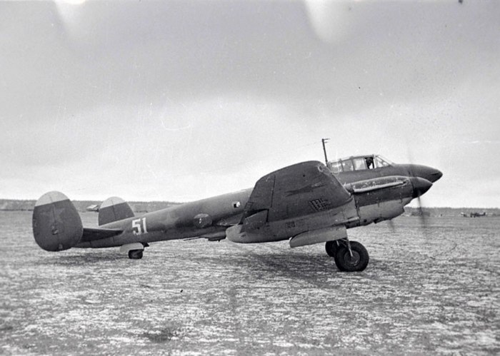 Самолет пе-2