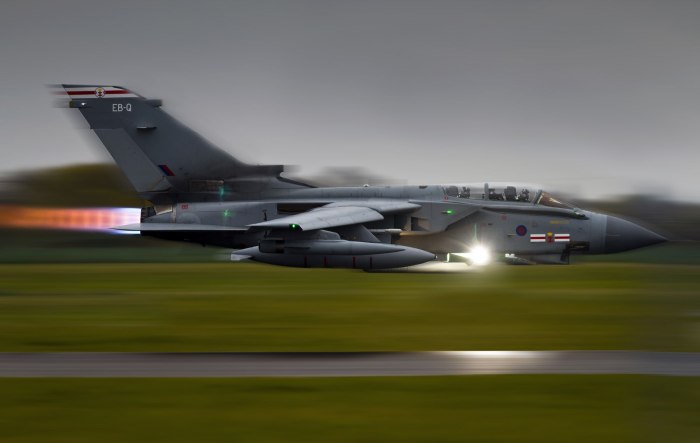 Panavia Tornado самолет