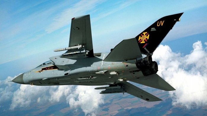 Panavia Tornado самолет