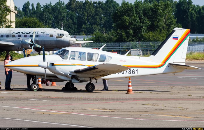 Piper pa-23-250 Aztec