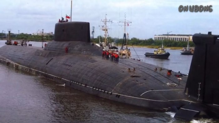 АПЛ акула проекта 941 Дмитрий Донской