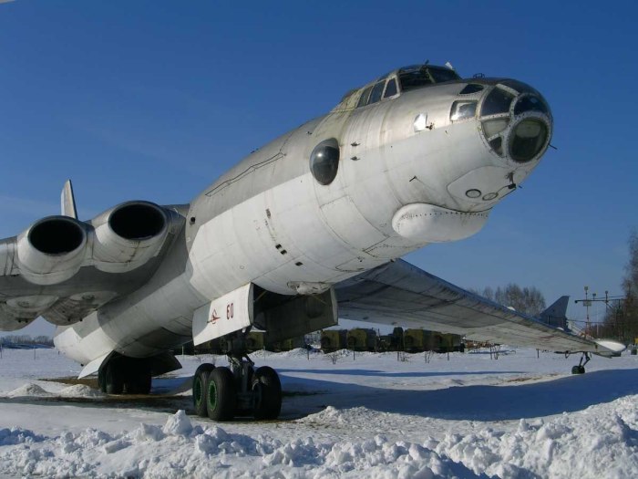 Стратегический реактивный бомбардировщик м-4 Бизон