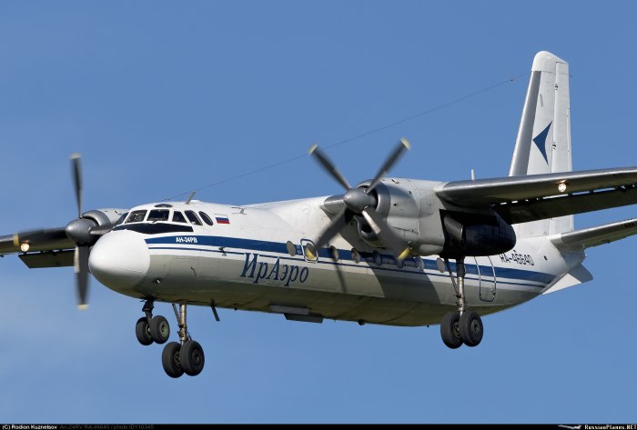 Винтовой самолёт АН 24