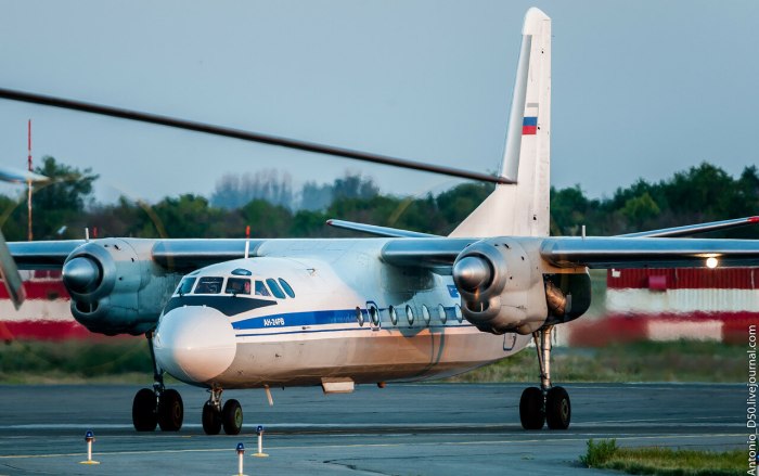 АН-24 пассажирский самолёт