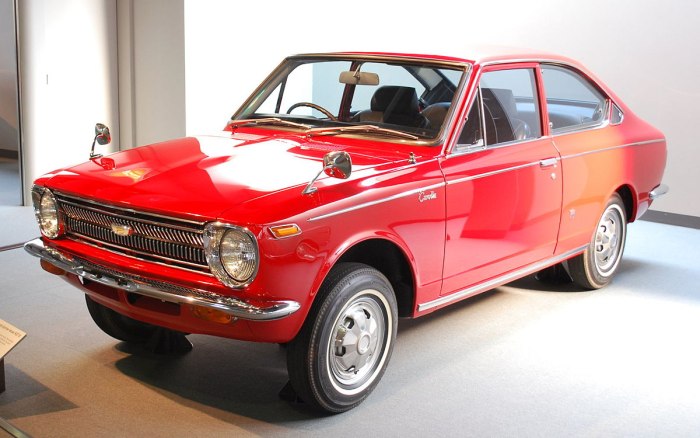 Toyota Corolla 1 поколение