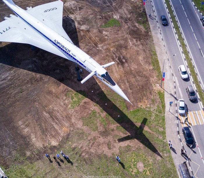 Сверхзвуковой пассажирский самолет ту-144