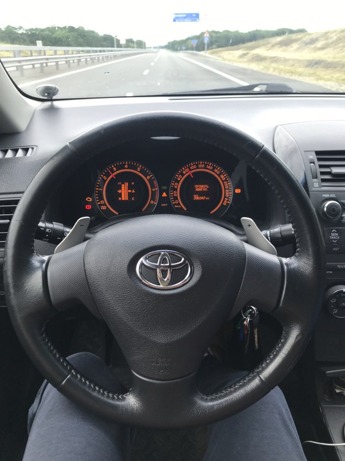 Toyota Corolla 2008 руль