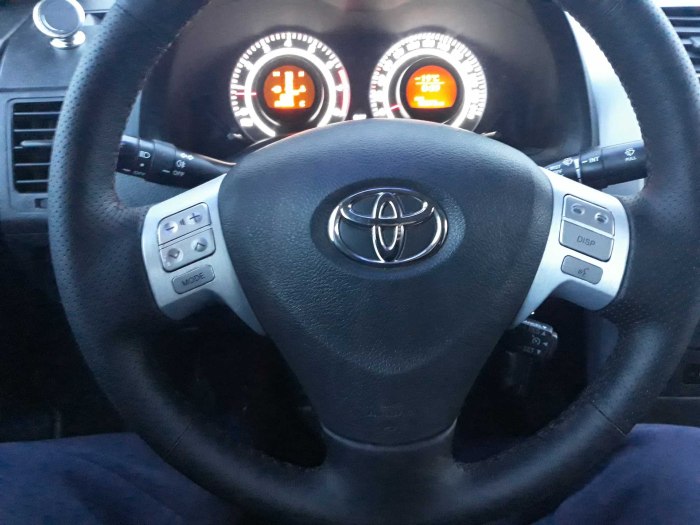 Руль Toyota Corolla e150