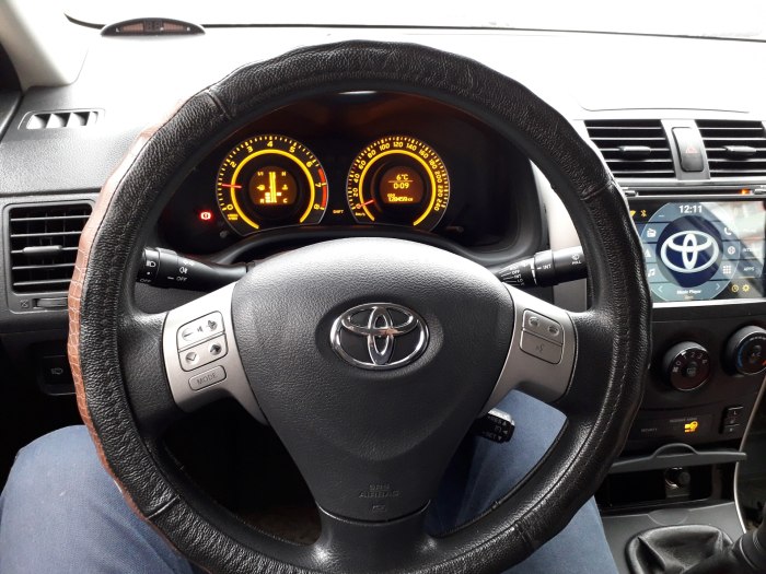 Toyota Corolla 2008 руль