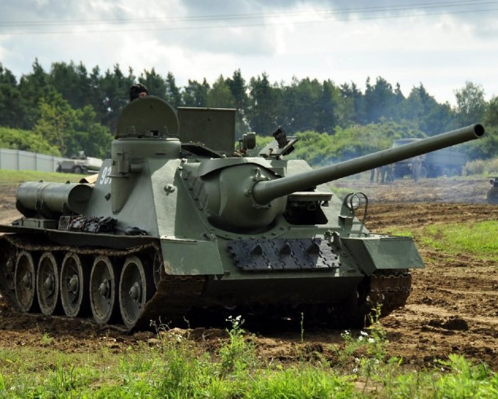 Советская самоходка Су-85