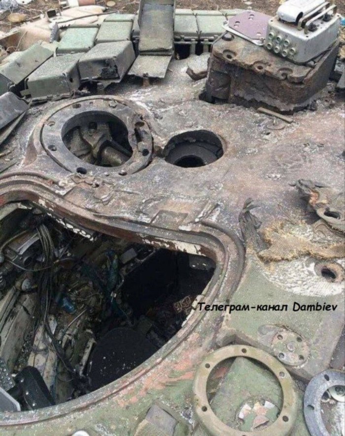 Попаданий в танки
