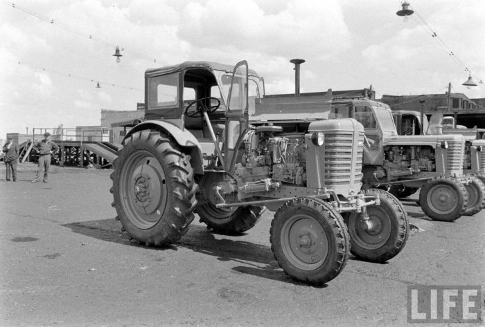 Трактор МТЗ 1960 года