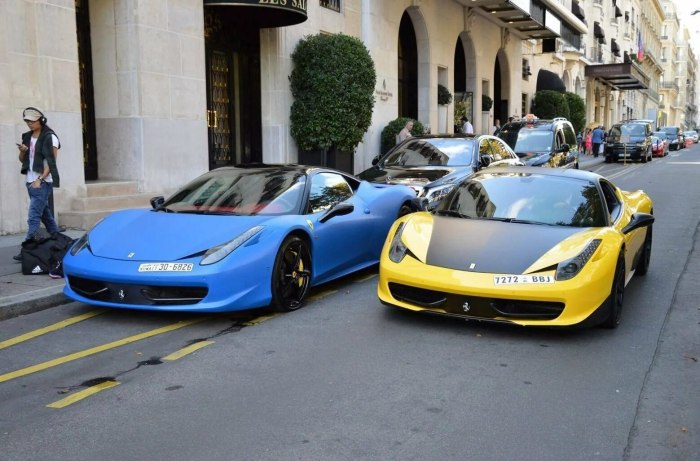 Феррари 458 желтая.Dubai